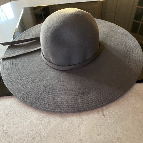 Floppy Wool Hat - Picture 2 of 4